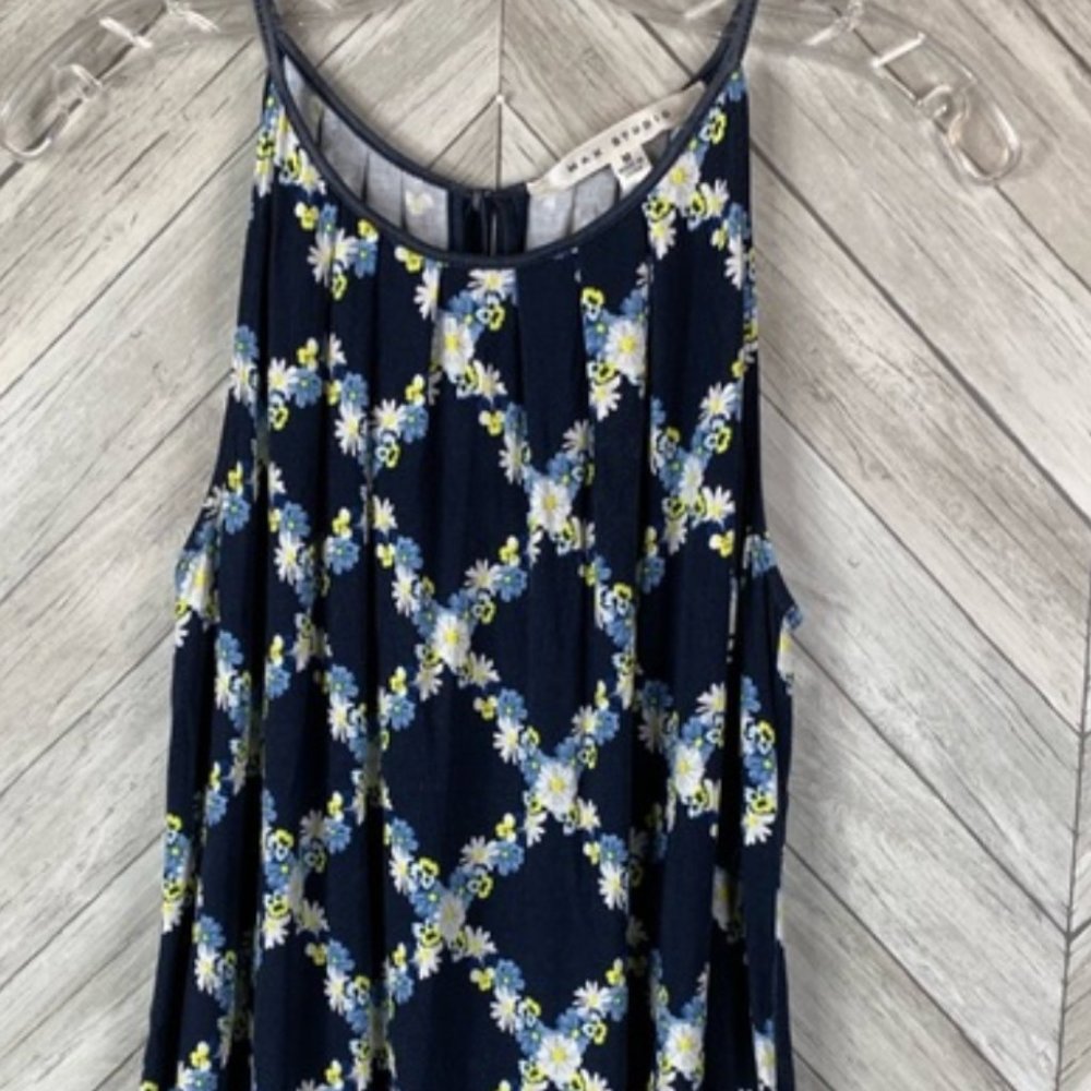 Max studio tank top blouse Navy, white floral Large
